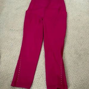 Lululemon raspberry leggings cropped fit (23”)